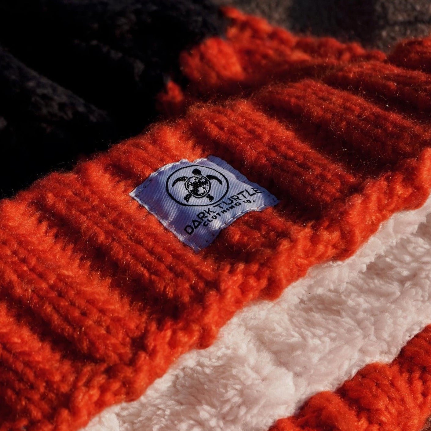Apres Surf Bobble Hat “Orange & Graphite” - Dark Turtle